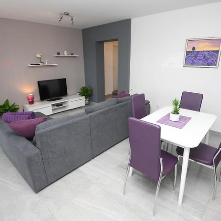 Apartments Lidija - Sea View Apartment With Exclusive Right Of Using Hot Tub Or Split Level Apartment With Exclusive Right Of Using Pool Подстрана Экстерьер фото