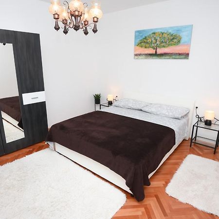 Apartments Lidija - Sea View Apartment With Exclusive Right Of Using Hot Tub Or Split Level Apartment With Exclusive Right Of Using Pool Подстрана Экстерьер фото