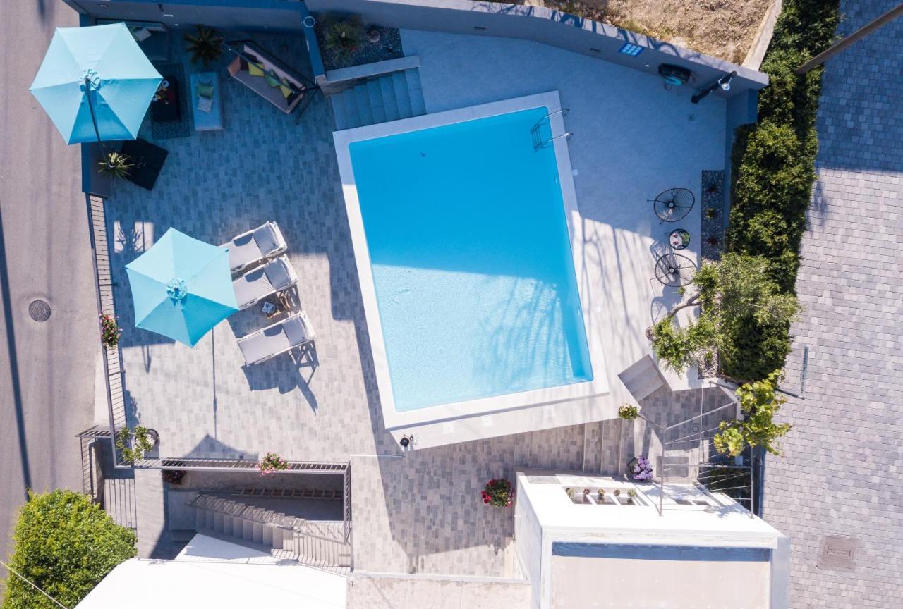 Apartments Lidija - Sea View Apartment With Exclusive Right Of Using Hot Tub Or Split Level Apartment With Exclusive Right Of Using Pool Подстрана Экстерьер фото