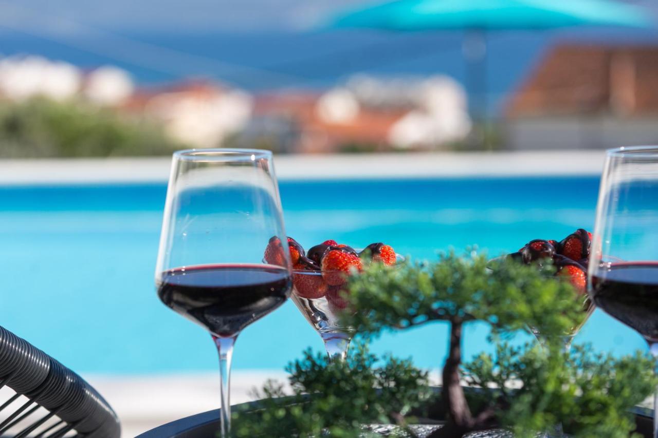 Apartments Lidija - Sea View Apartment With Exclusive Right Of Using Hot Tub Or Split Level Apartment With Exclusive Right Of Using Pool Подстрана Экстерьер фото