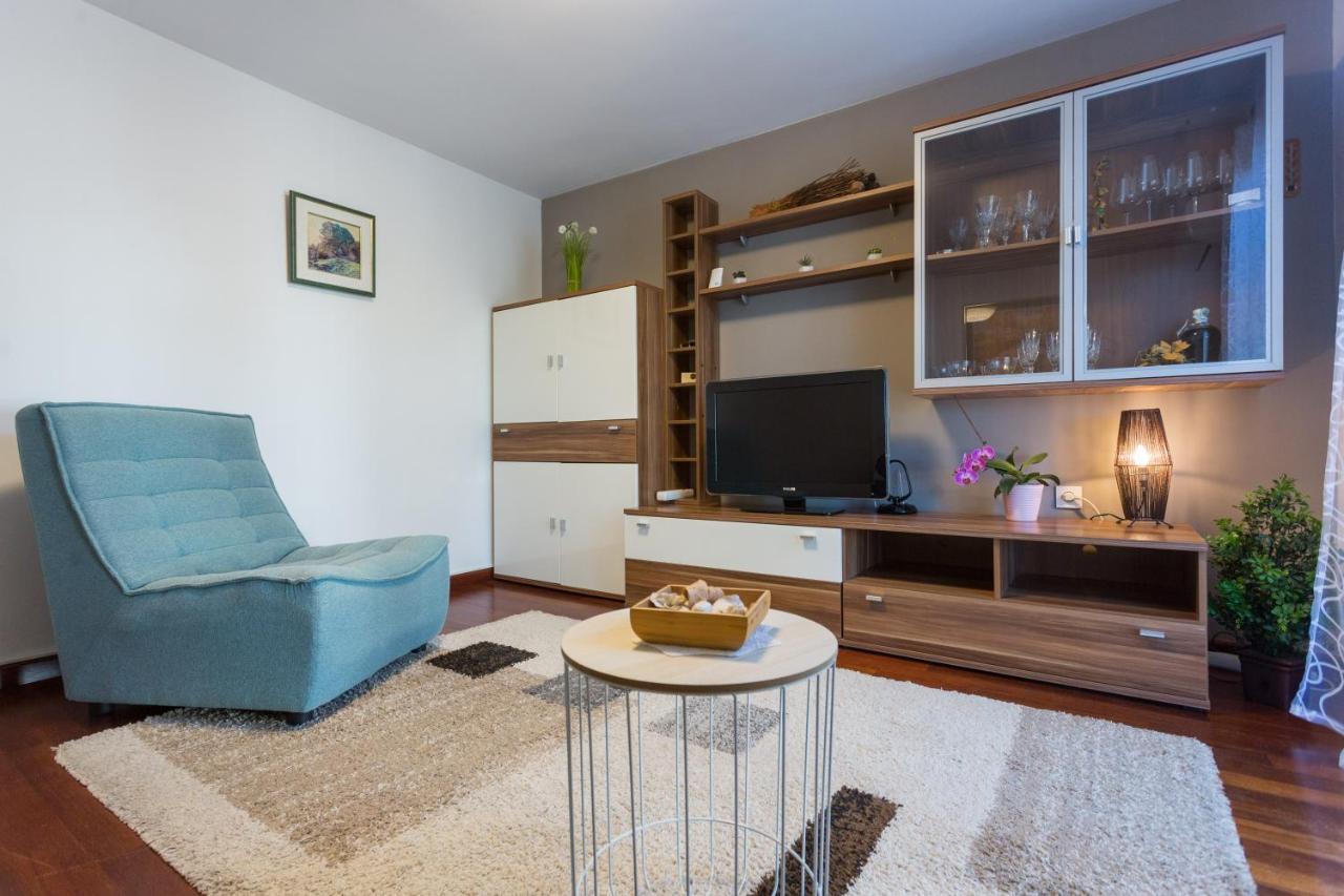 Apartments Lidija - Sea View Apartment With Exclusive Right Of Using Hot Tub Or Split Level Apartment With Exclusive Right Of Using Pool Подстрана Экстерьер фото