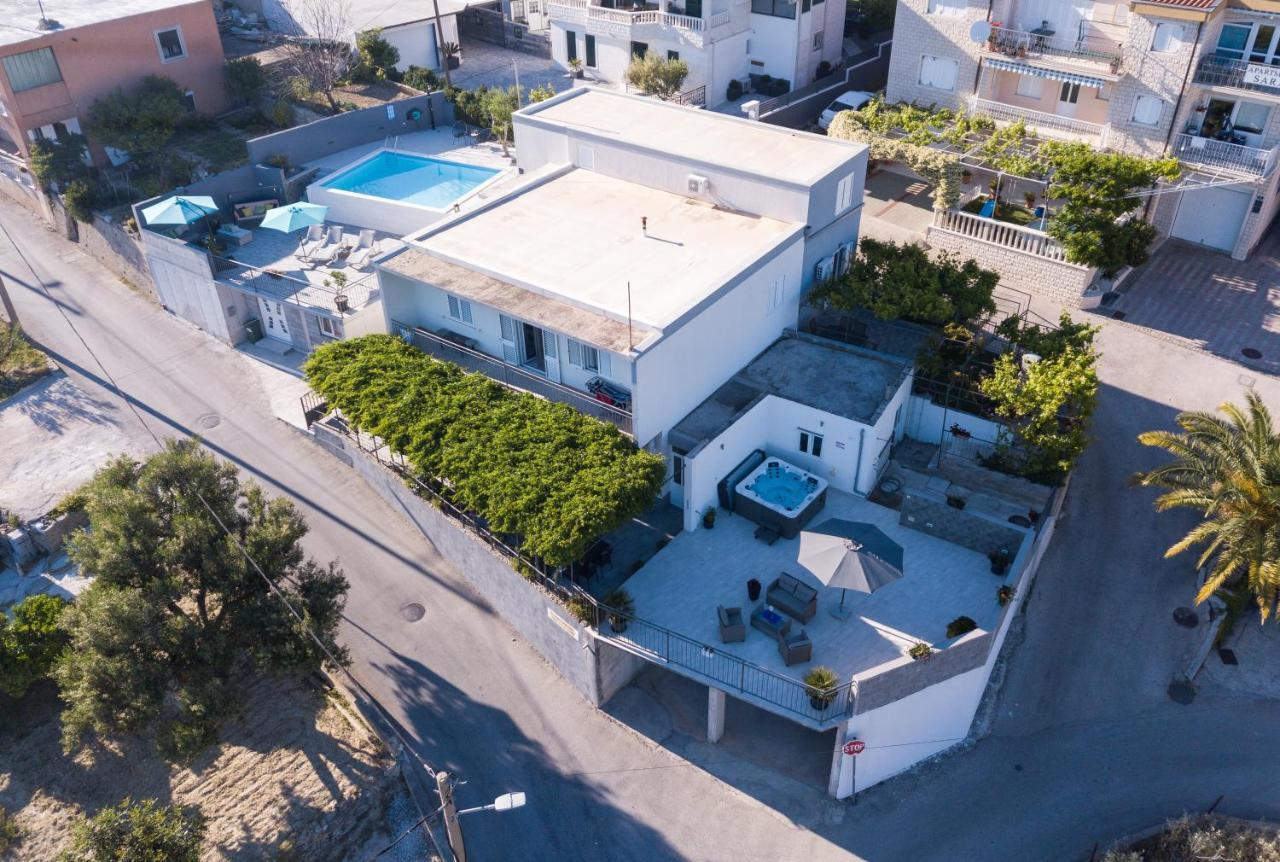 Apartments Lidija - Sea View Apartment With Exclusive Right Of Using Hot Tub Or Split Level Apartment With Exclusive Right Of Using Pool Подстрана Экстерьер фото