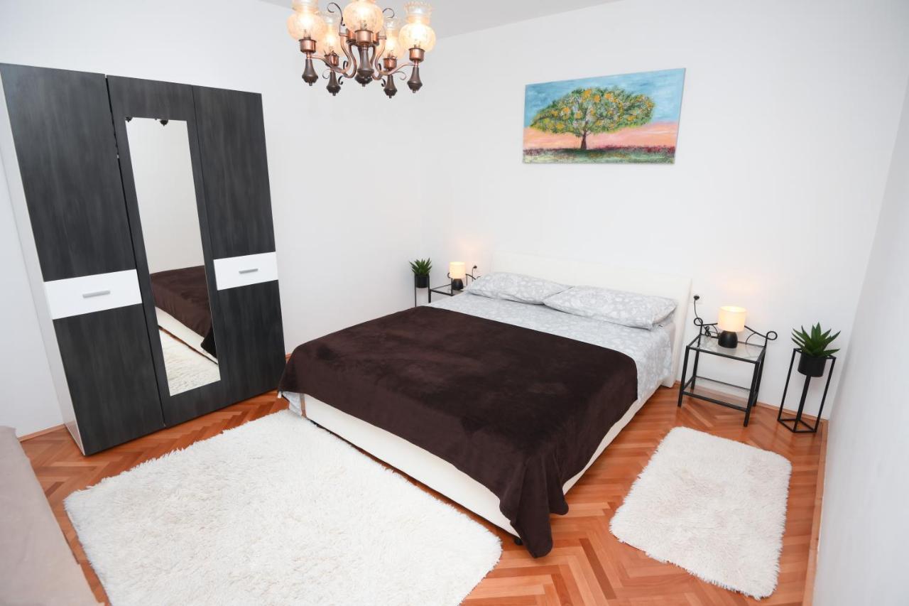 Apartments Lidija - Sea View Apartment With Exclusive Right Of Using Hot Tub Or Split Level Apartment With Exclusive Right Of Using Pool Подстрана Экстерьер фото