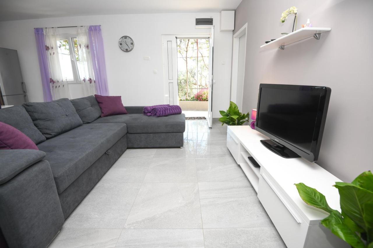 Apartments Lidija - Sea View Apartment With Exclusive Right Of Using Hot Tub Or Split Level Apartment With Exclusive Right Of Using Pool Подстрана Экстерьер фото