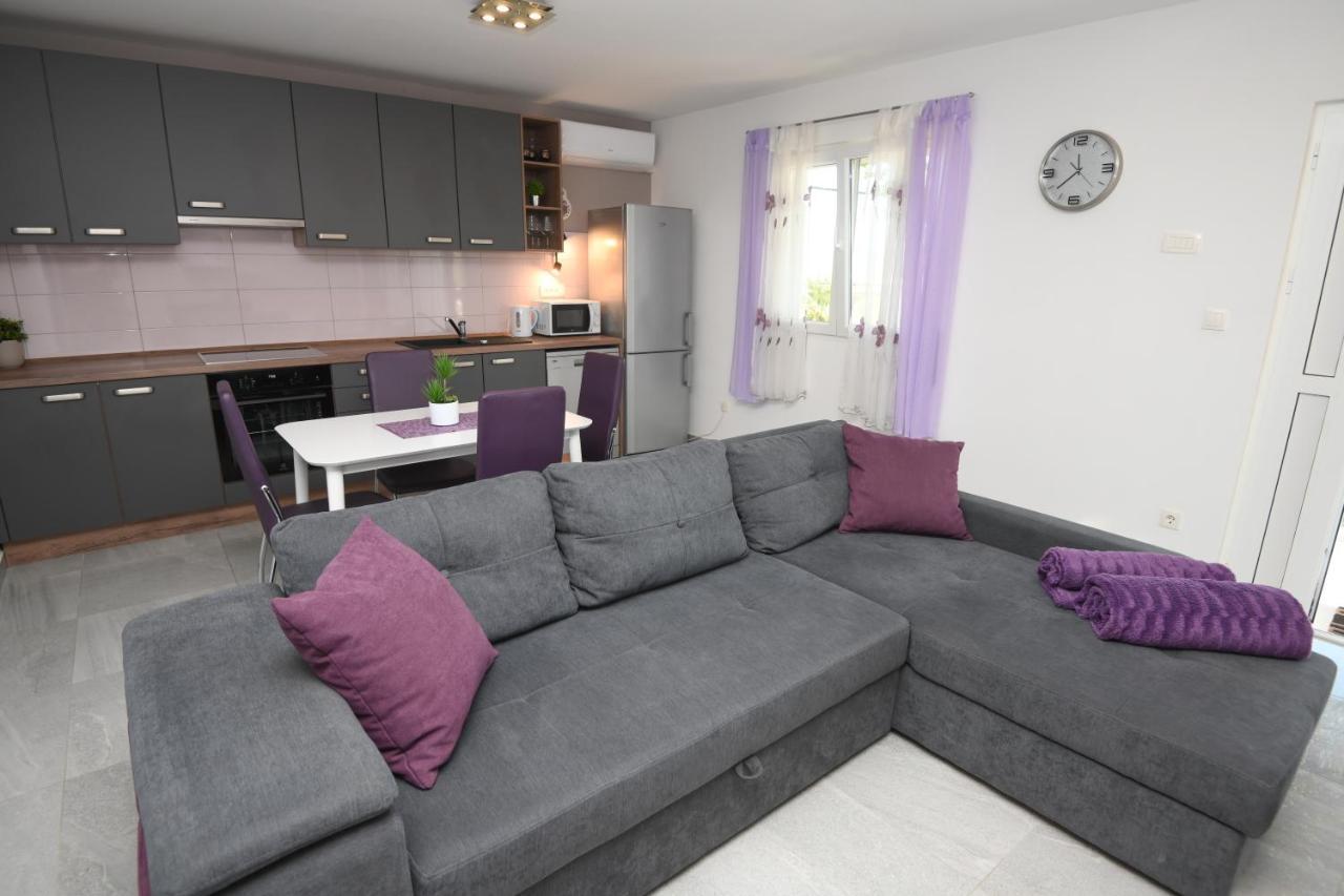 Apartments Lidija - Sea View Apartment With Exclusive Right Of Using Hot Tub Or Split Level Apartment With Exclusive Right Of Using Pool Подстрана Экстерьер фото