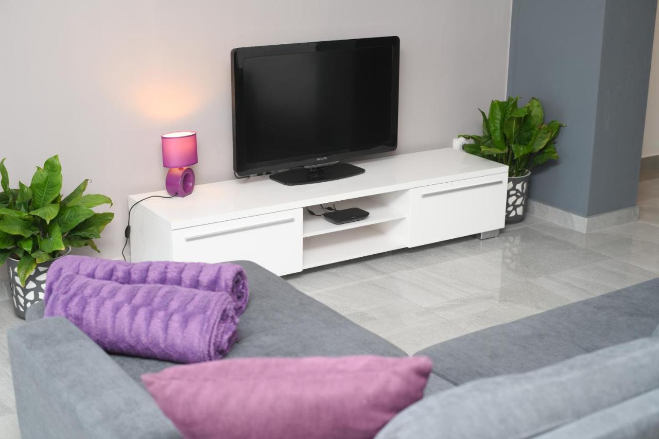 Apartments Lidija - Sea View Apartment With Exclusive Right Of Using Hot Tub Or Split Level Apartment With Exclusive Right Of Using Pool Подстрана Экстерьер фото