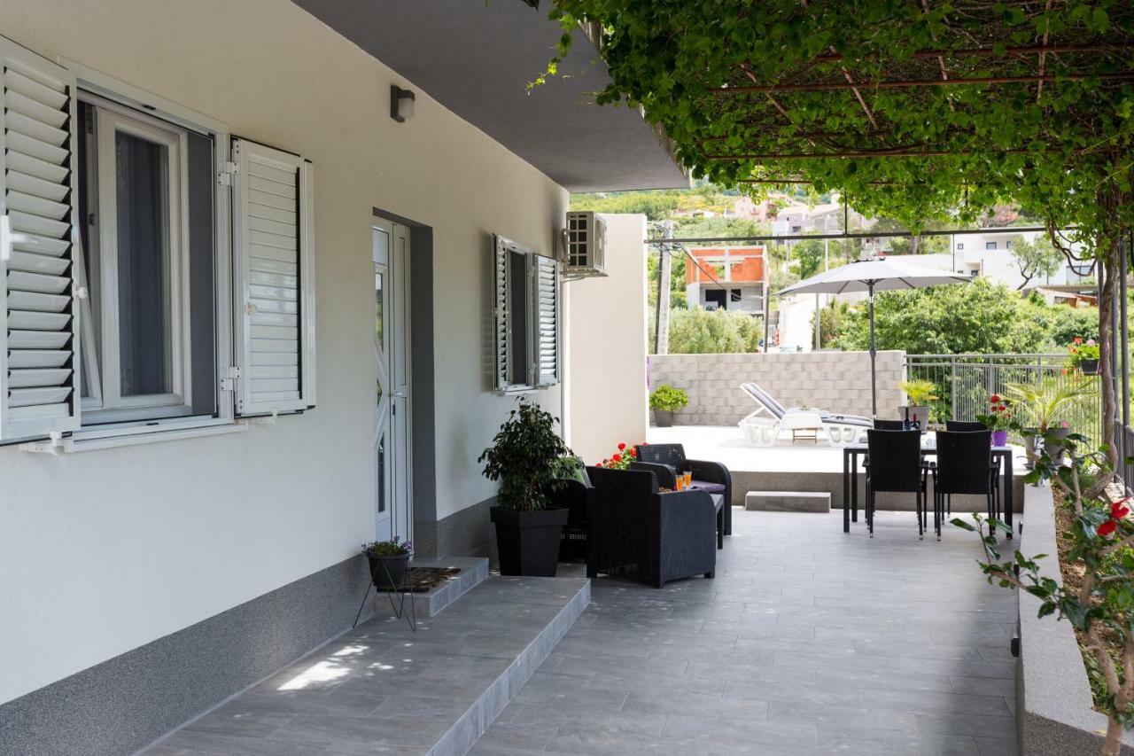 Apartments Lidija - Sea View Apartment With Exclusive Right Of Using Hot Tub Or Split Level Apartment With Exclusive Right Of Using Pool Подстрана Экстерьер фото