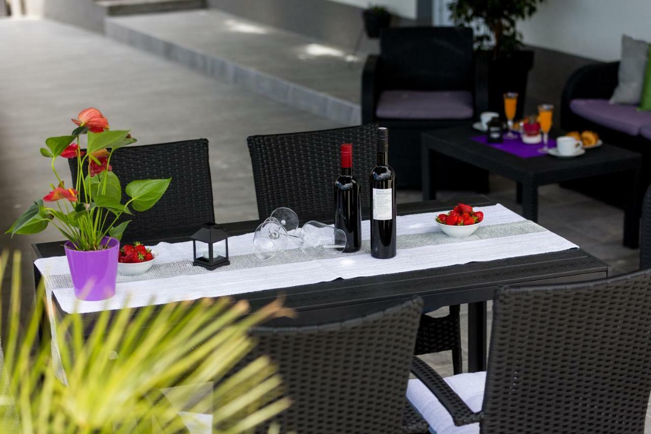 Apartments Lidija - Sea View Apartment With Exclusive Right Of Using Hot Tub Or Split Level Apartment With Exclusive Right Of Using Pool Подстрана Экстерьер фото