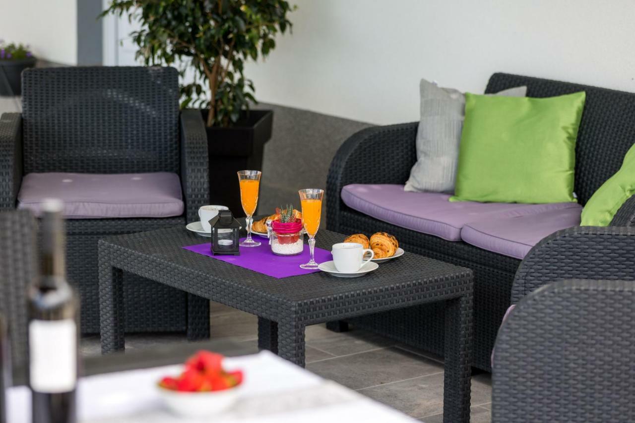 Apartments Lidija - Sea View Apartment With Exclusive Right Of Using Hot Tub Or Split Level Apartment With Exclusive Right Of Using Pool Подстрана Экстерьер фото
