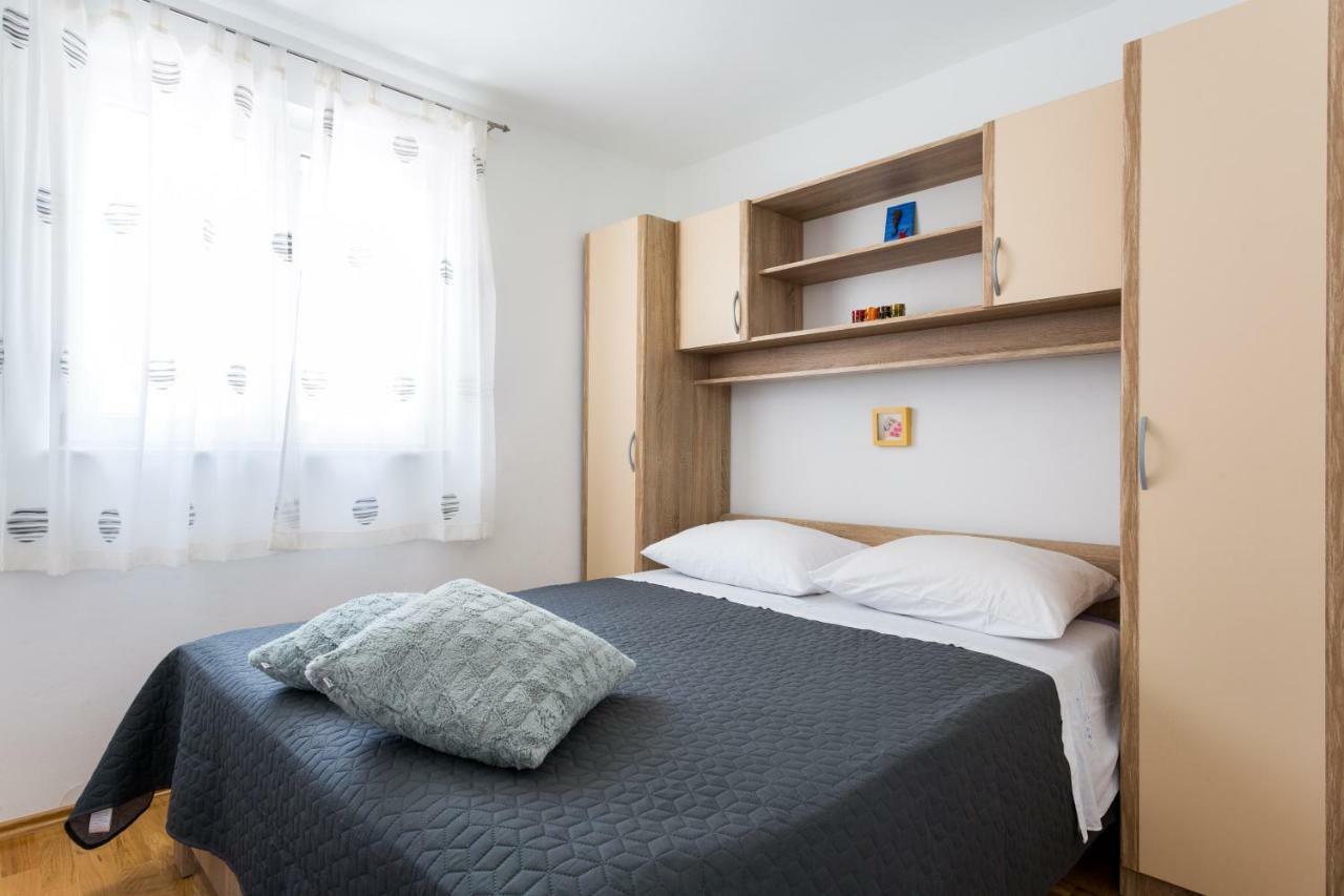 Apartments Lidija - Sea View Apartment With Exclusive Right Of Using Hot Tub Or Split Level Apartment With Exclusive Right Of Using Pool Подстрана Экстерьер фото