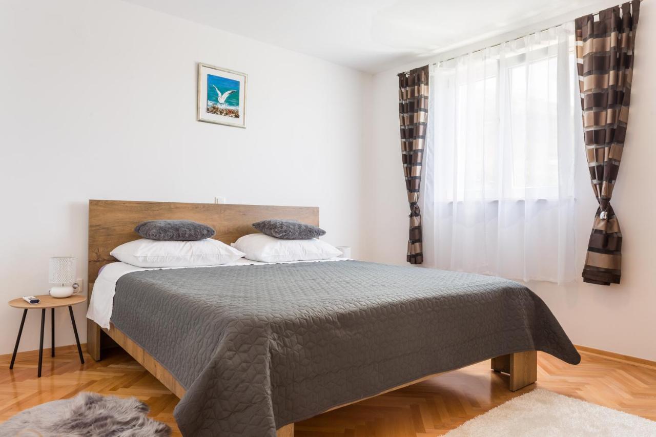 Apartments Lidija - Sea View Apartment With Exclusive Right Of Using Hot Tub Or Split Level Apartment With Exclusive Right Of Using Pool Подстрана Экстерьер фото