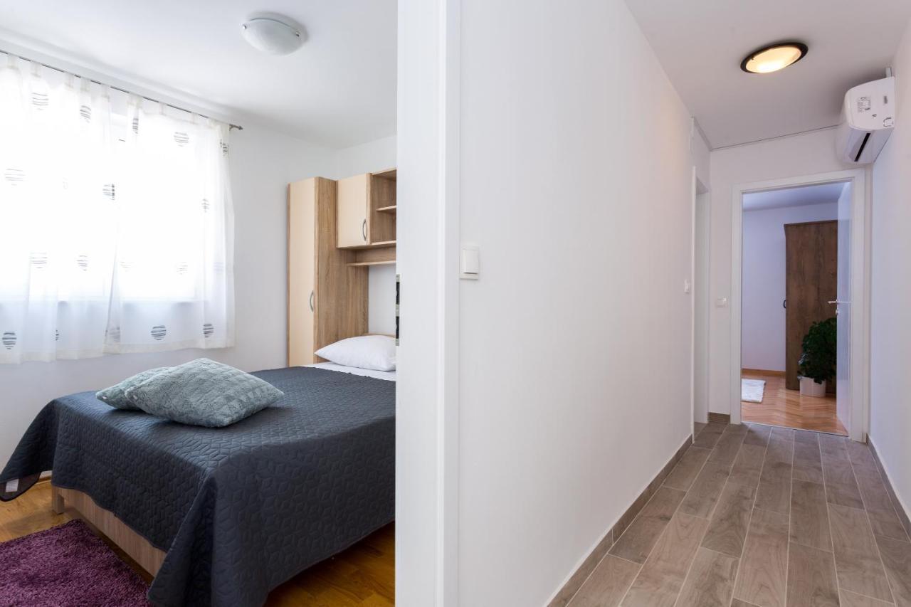 Apartments Lidija - Sea View Apartment With Exclusive Right Of Using Hot Tub Or Split Level Apartment With Exclusive Right Of Using Pool Подстрана Экстерьер фото