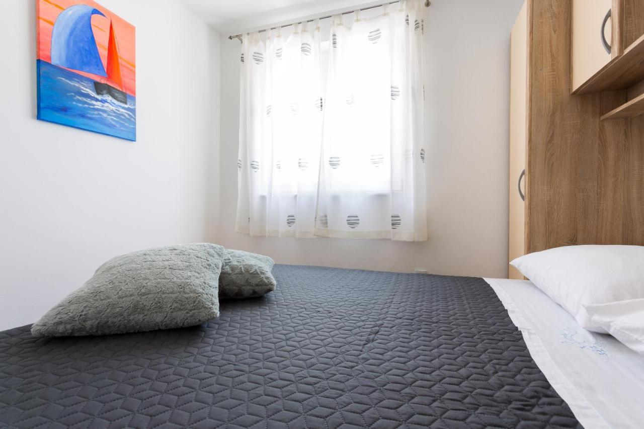 Apartments Lidija - Sea View Apartment With Exclusive Right Of Using Hot Tub Or Split Level Apartment With Exclusive Right Of Using Pool Подстрана Экстерьер фото